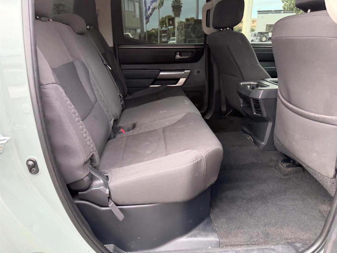 Toyota Tundra SR5 CrewMax 4WD 2024