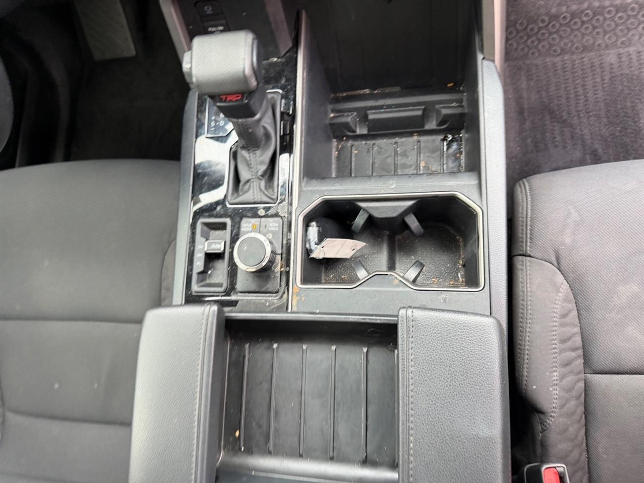 Toyota Tundra SR5 CrewMax 4WD 2024