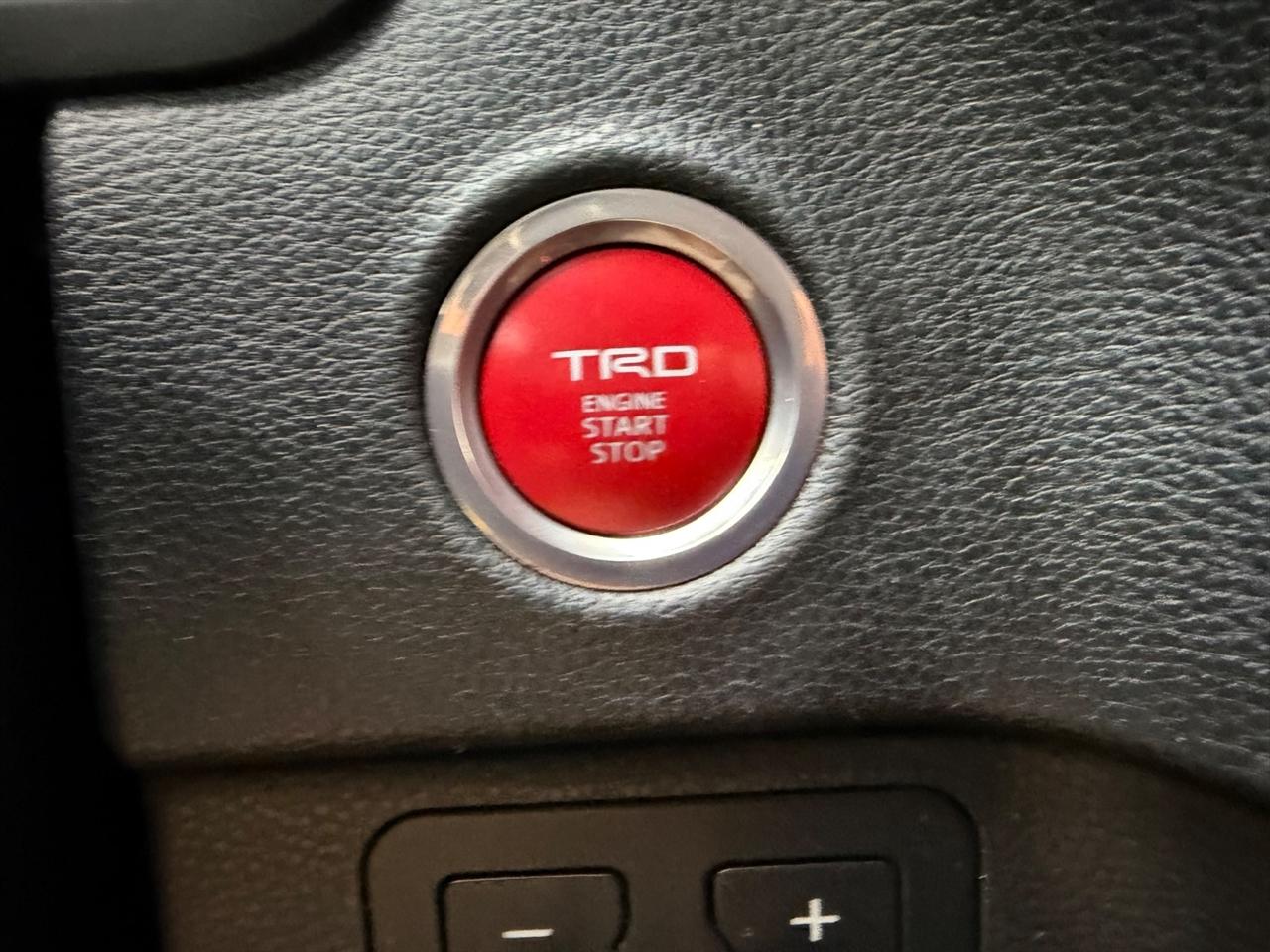 Toyota Tundra SR5 CrewMax 4WD 2024