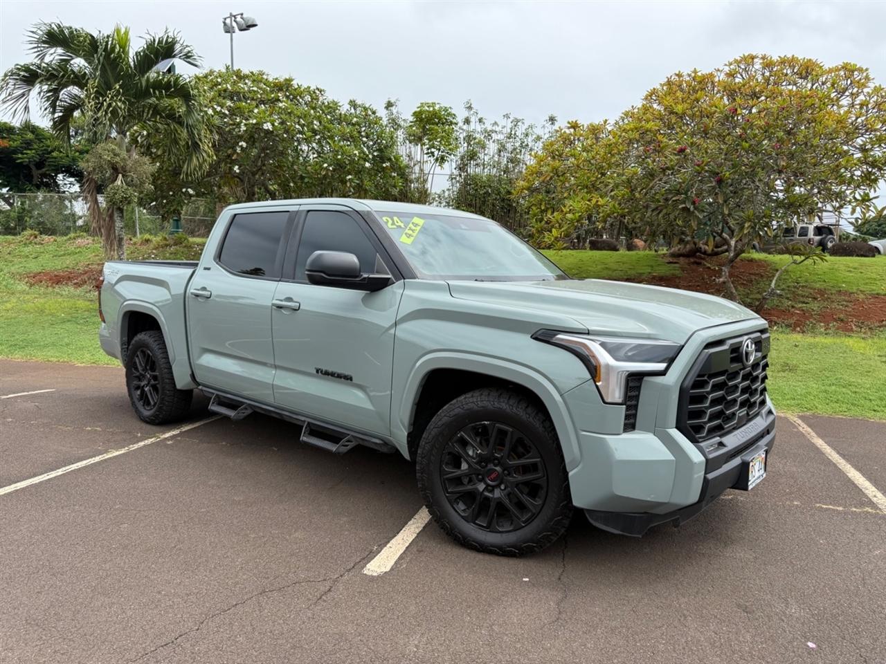 Toyota Tundra SR5 CrewMax 4WD 2024