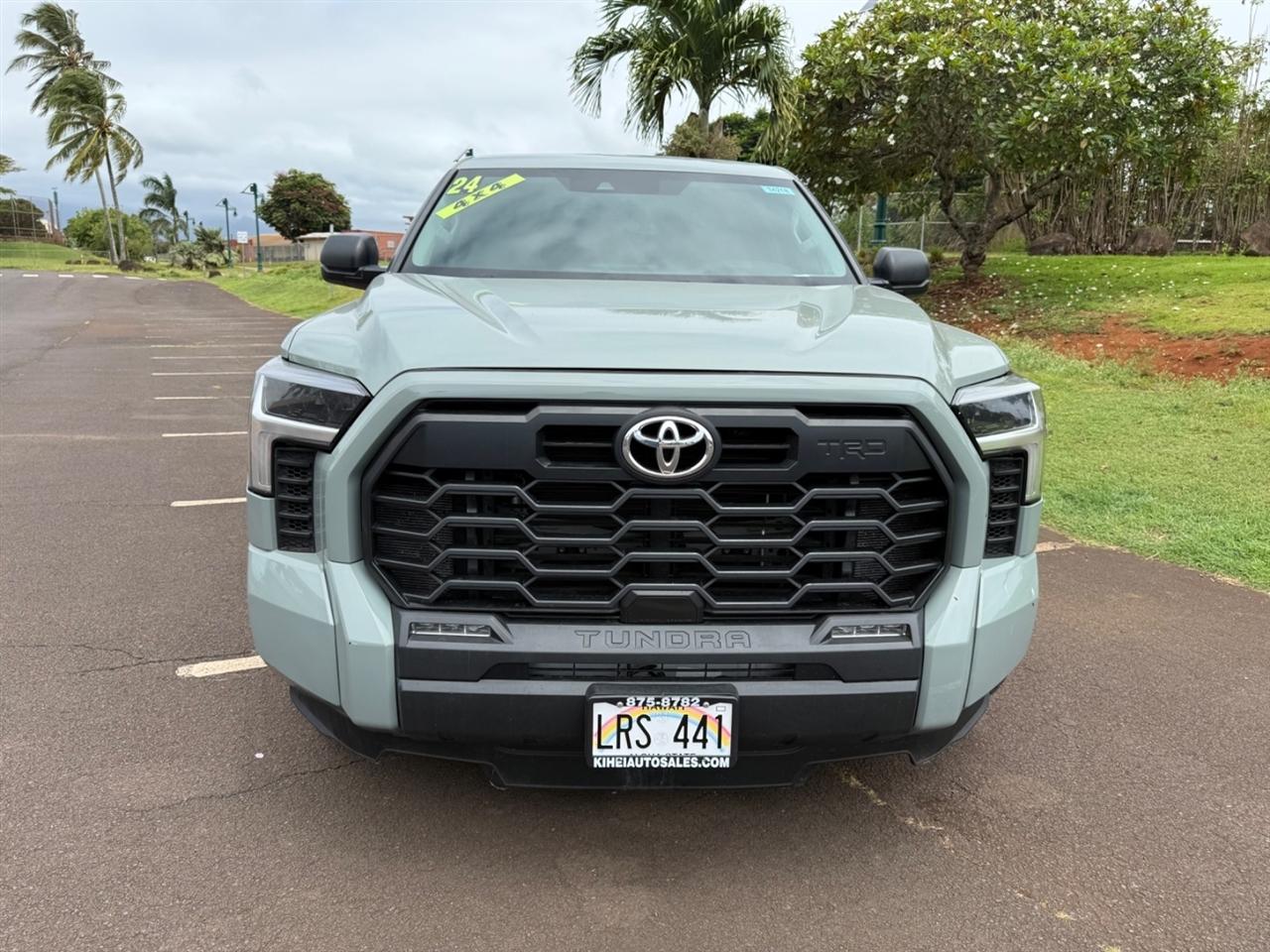 Toyota Tundra SR5 CrewMax 4WD 2024