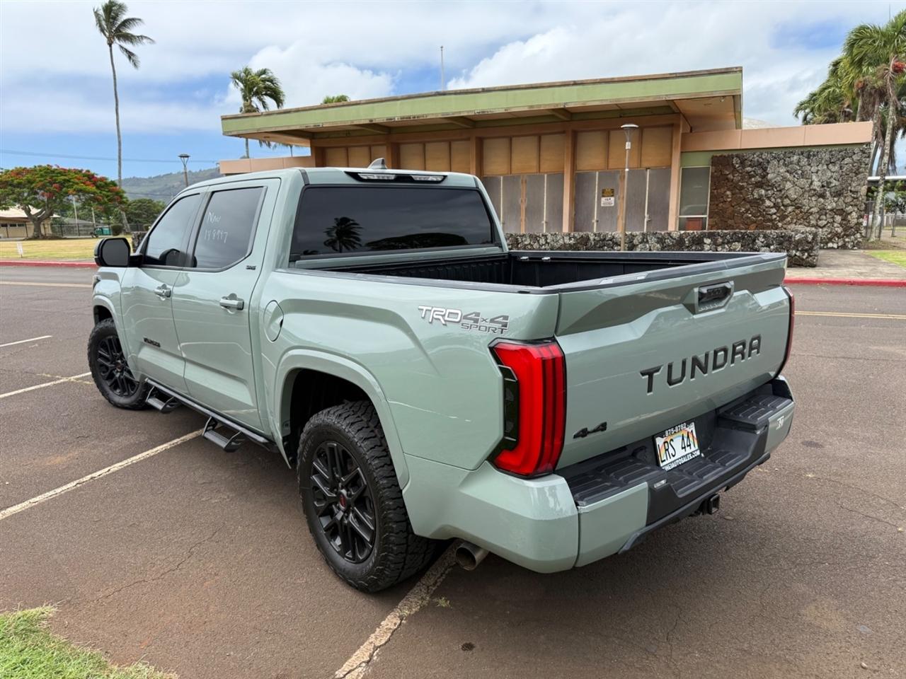 Toyota Tundra SR5 CrewMax 4WD 2024