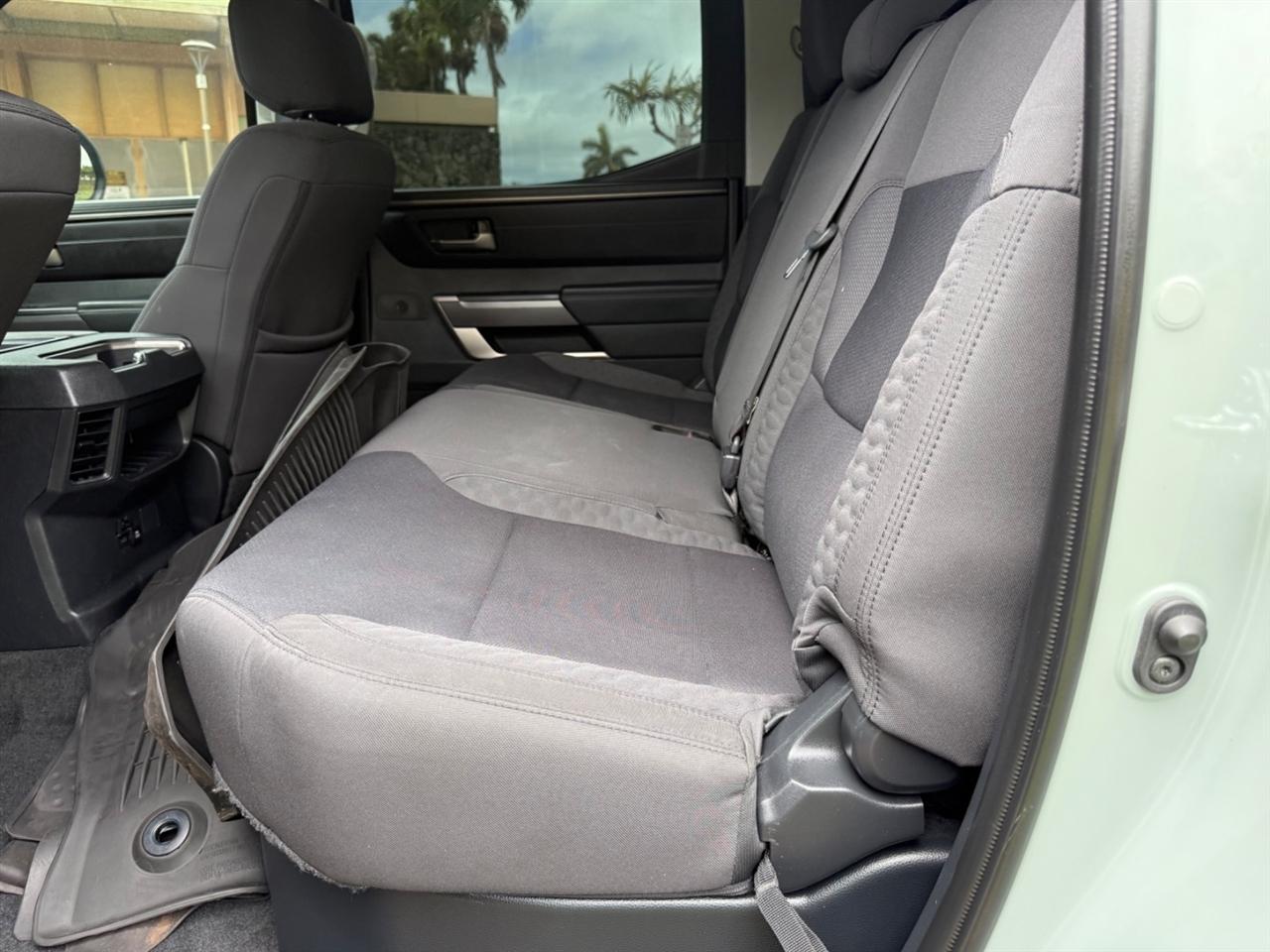 Toyota Tundra SR5 CrewMax 4WD 2024
