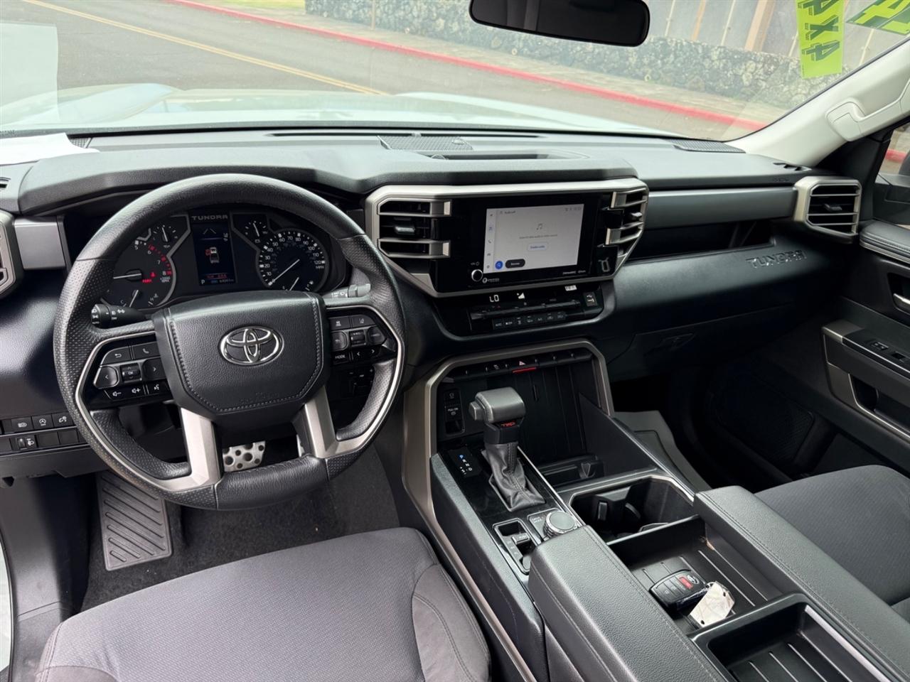 Toyota Tundra SR5 CrewMax 4WD 2024