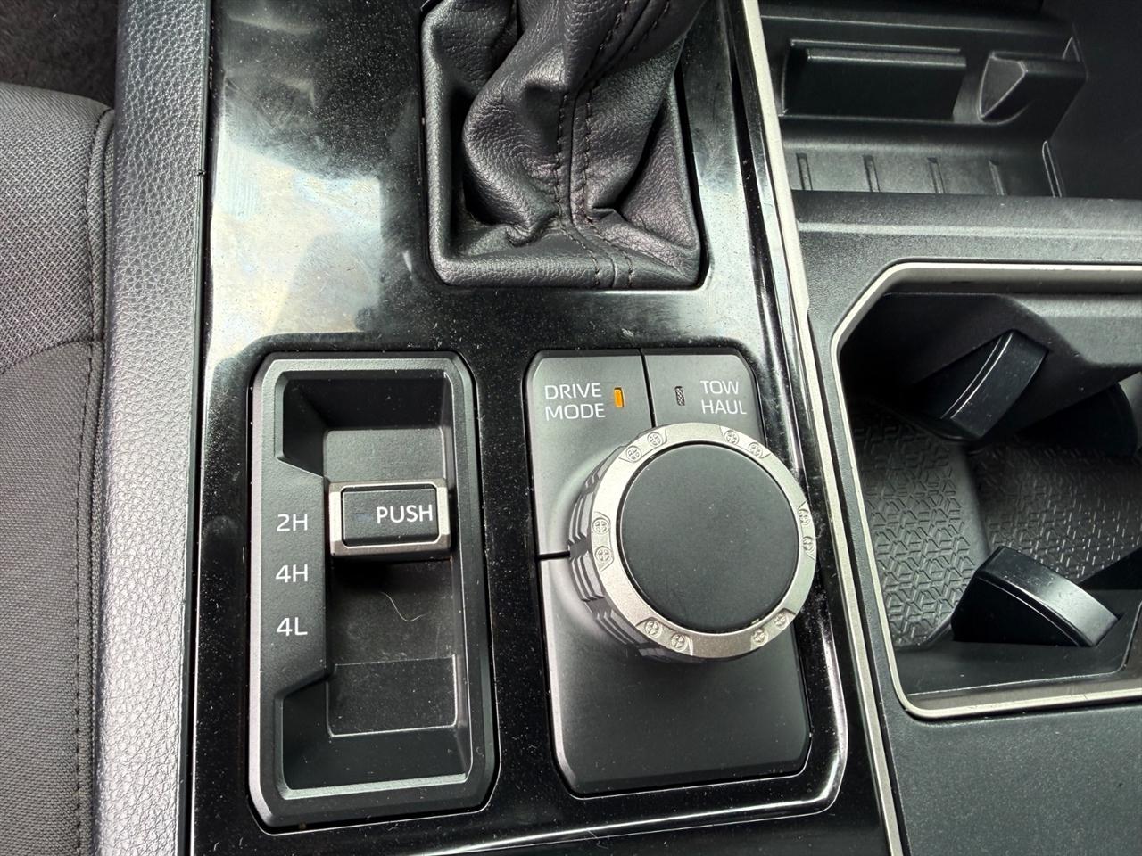 Toyota Tundra SR5 CrewMax 4WD 2024
