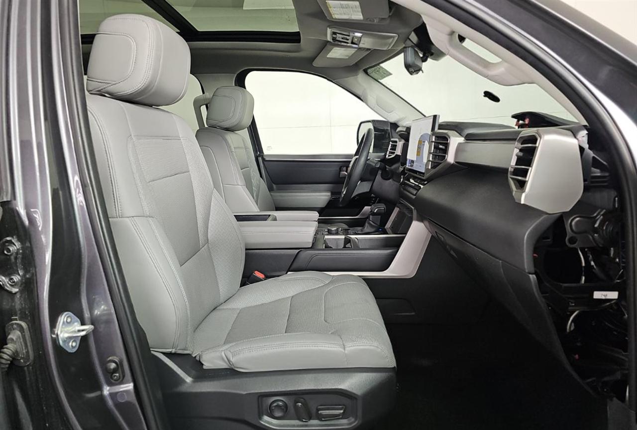 Toyota Tundra Limited CrewMax 4WD 2024