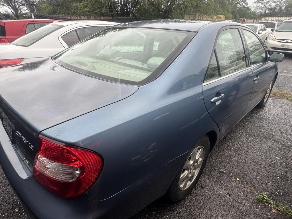 Toyota Camry LE V6 2004