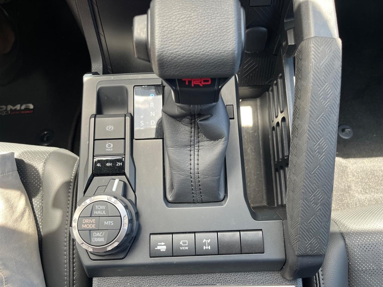 Toyota Tacoma 4WD  2024