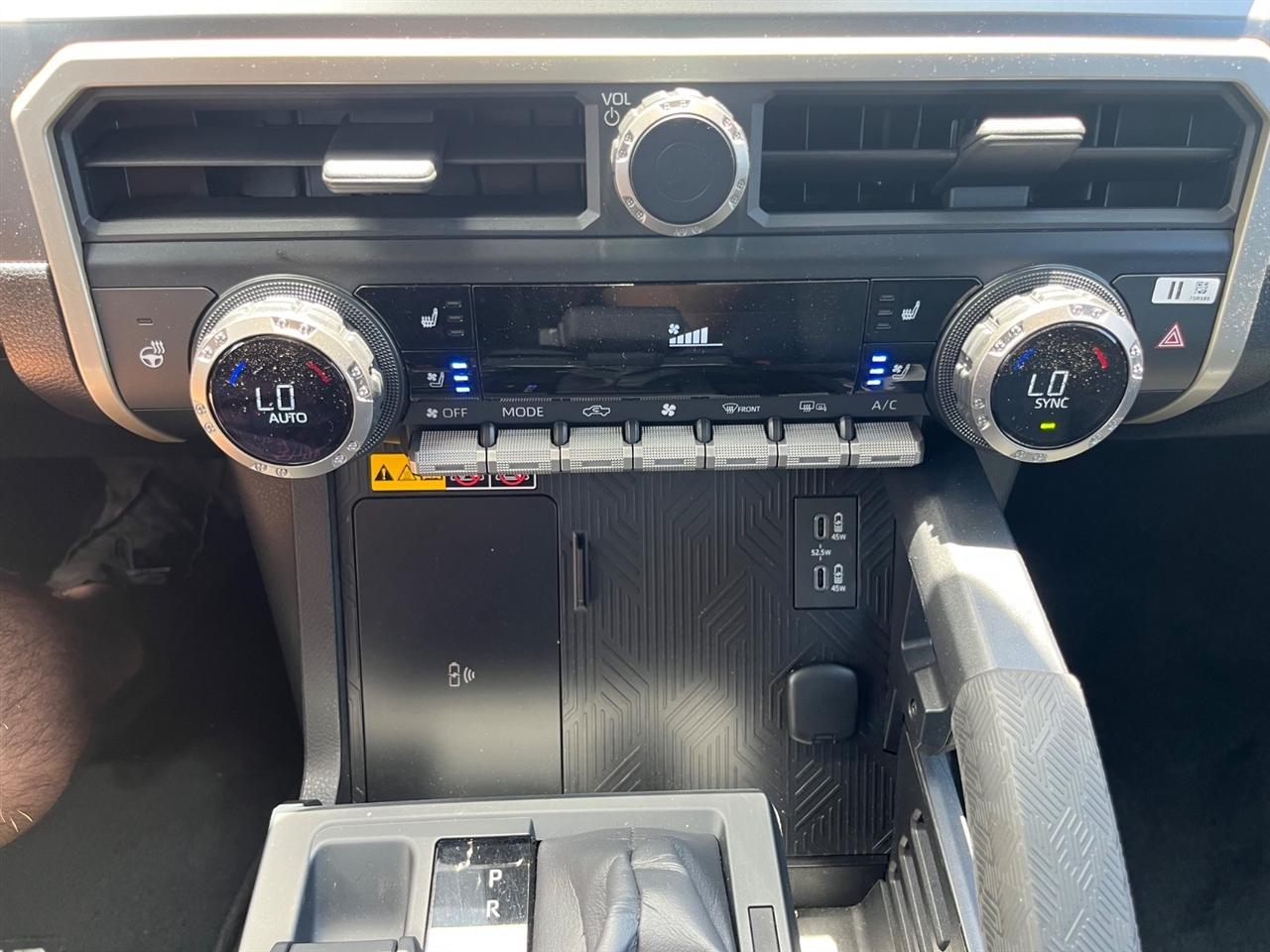 Toyota Tacoma 4WD  2024