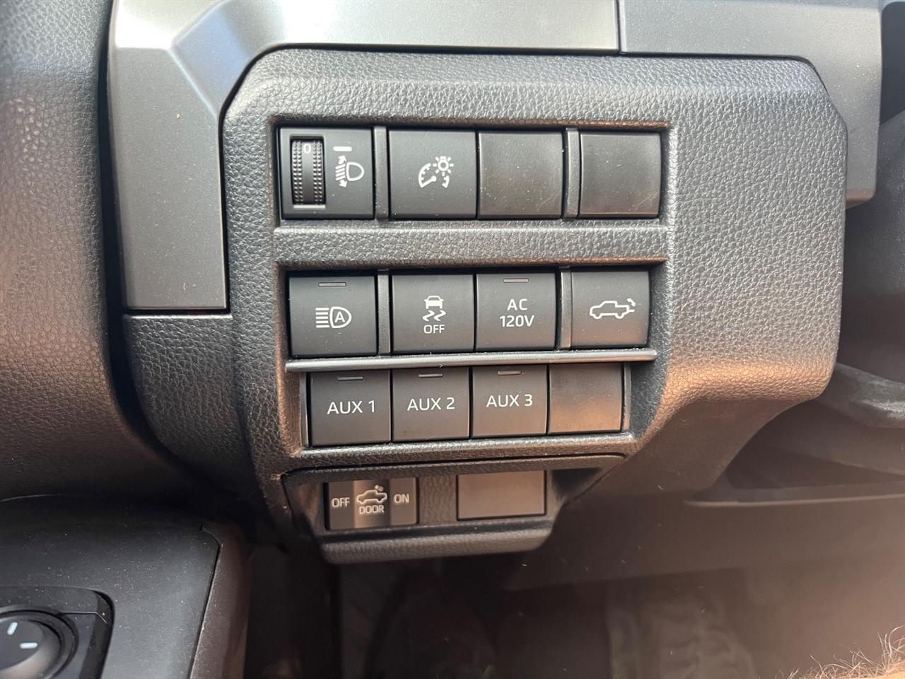 Toyota Tacoma 4WD  2024
