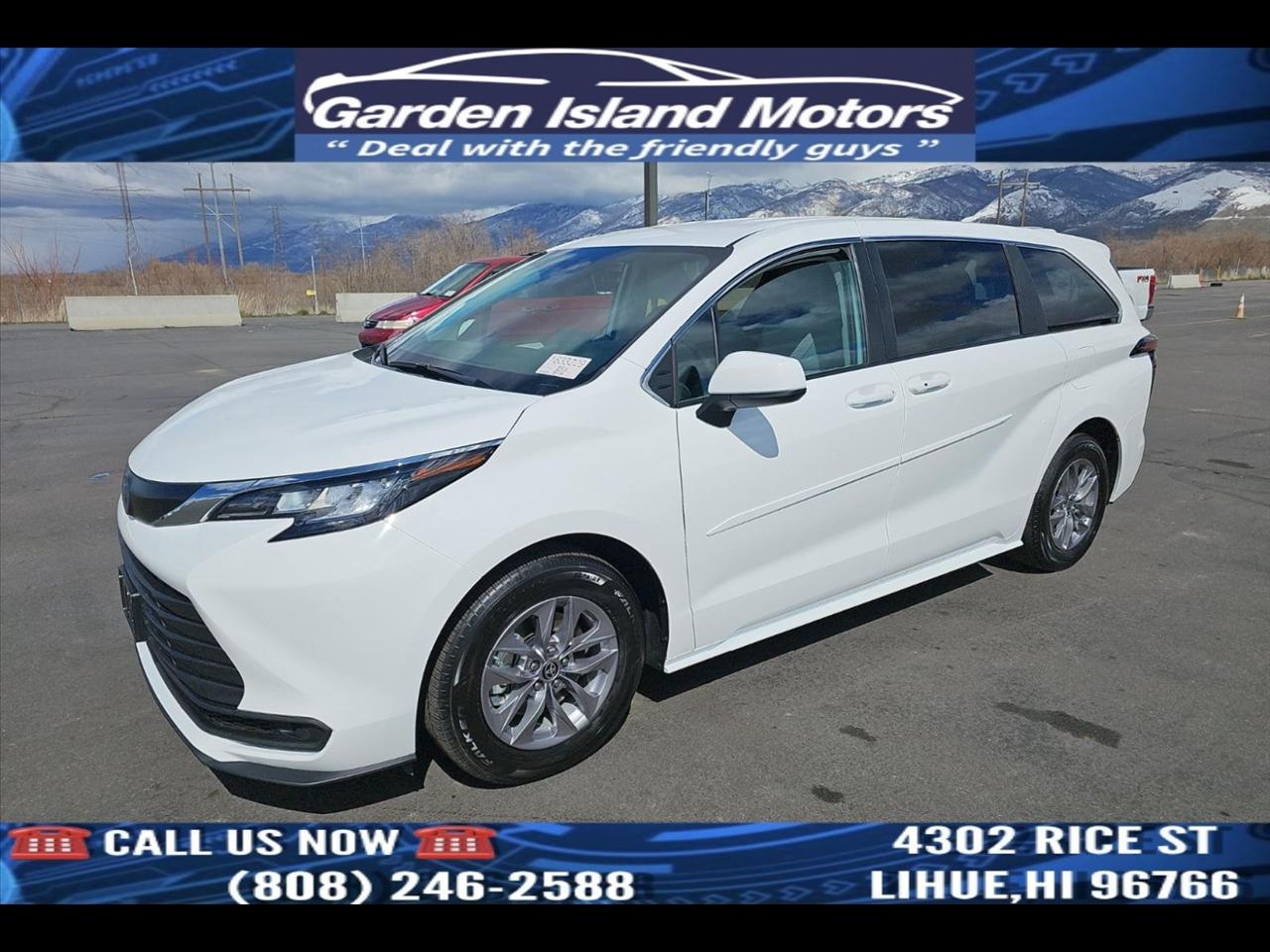 2022 Toyota Sienna LE 8-Passenger