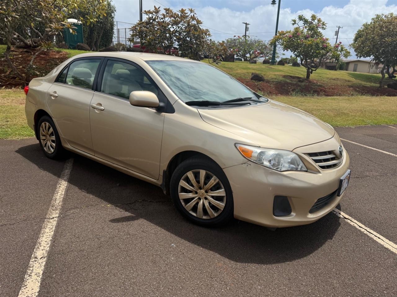Toyota Corolla LE 4-Speed AT 2013