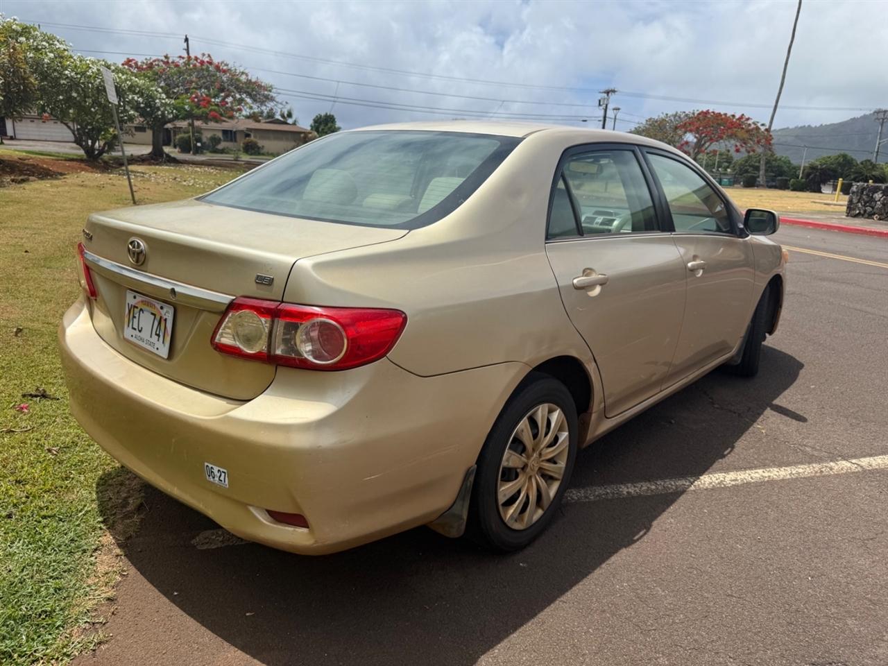 Toyota Corolla LE 4-Speed AT 2013
