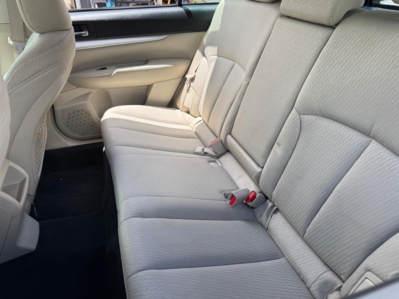 Subaru Outback 2.5i 2010