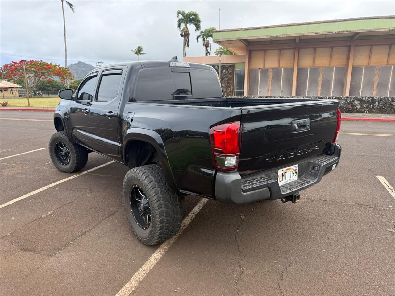 Toyota Tacoma SR5 Double Cab 5' Bed V6 4x4 AT (Natl) 2022