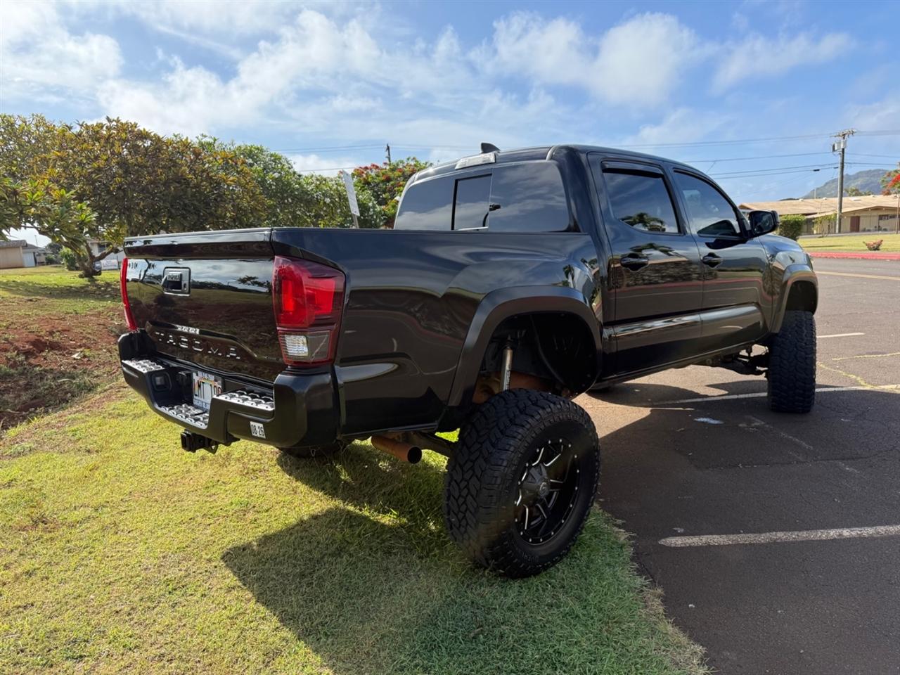 Toyota Tacoma SR5 Double Cab 5' Bed V6 4x4 AT (Natl) 2022