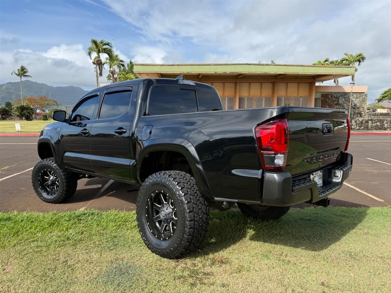 Toyota Tacoma SR5 Double Cab 5' Bed V6 4x4 AT (Natl) 2022