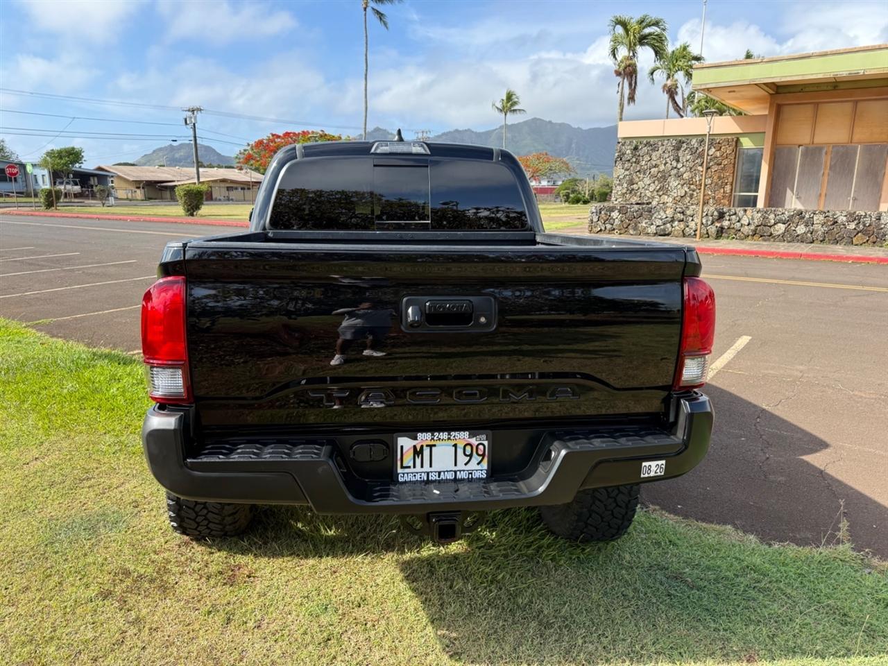 Toyota Tacoma SR5 Double Cab 5' Bed V6 4x4 AT (Natl) 2022