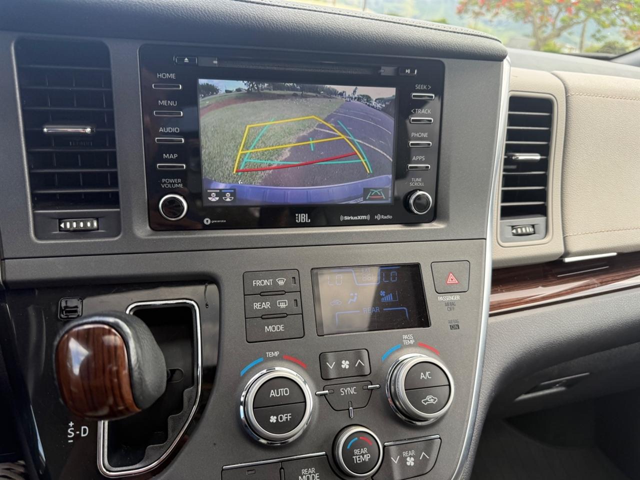 Toyota Sienna Limited Premium 7-Passenger 2019