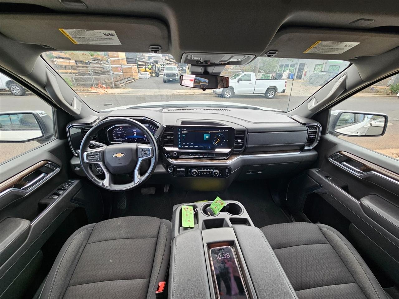 Chevrolet Silverado 1500 LT Crew Cab 4WD 2025
