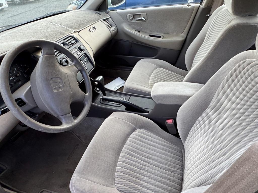 Honda Accord LX sedan 1998