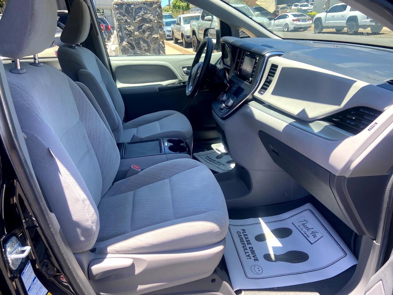 Toyota Sienna LE 7-Passenger AWD 2019