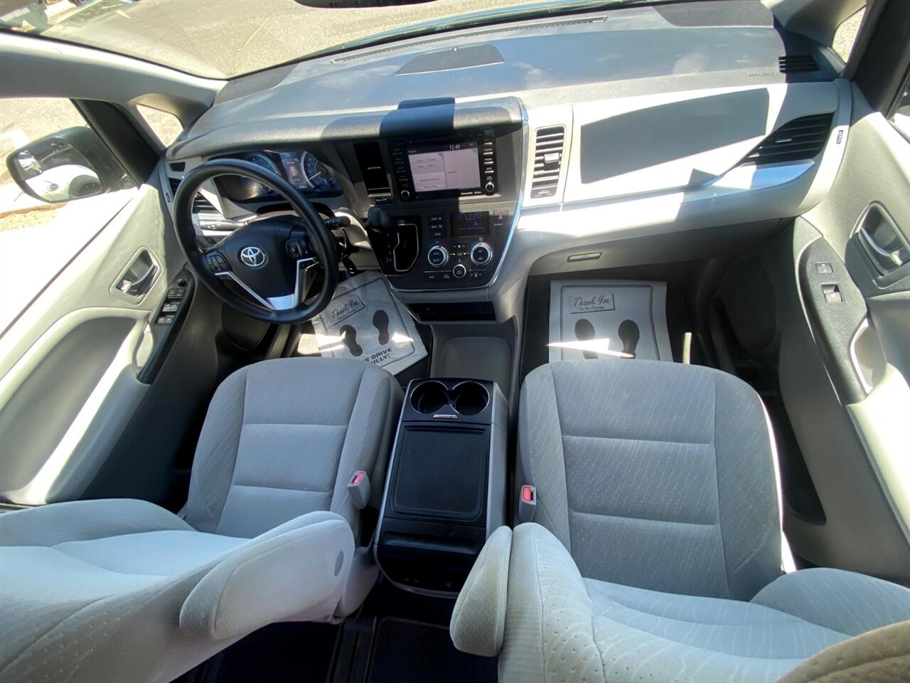 Toyota Sienna LE 7-Passenger AWD 2019