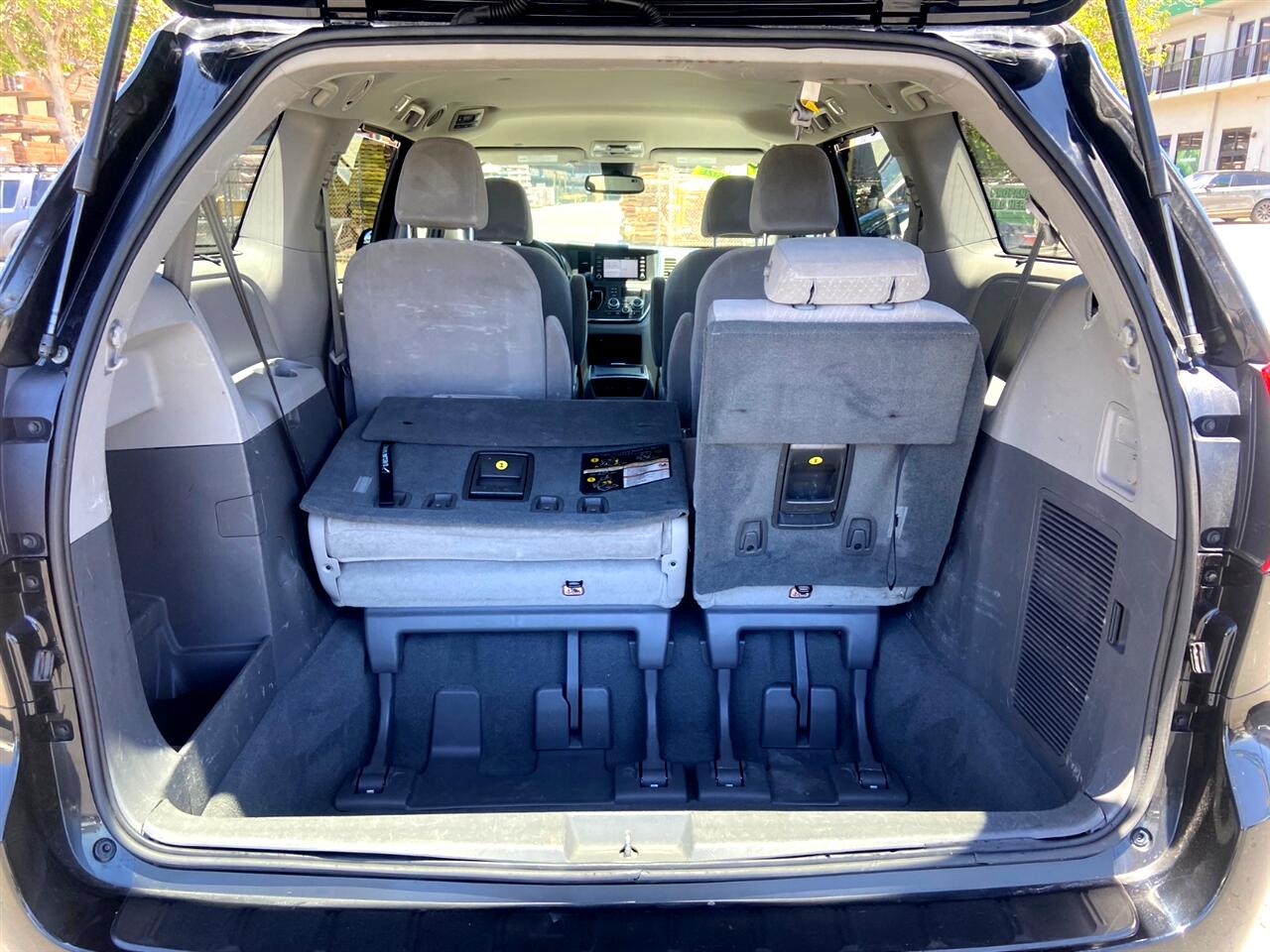 Toyota Sienna LE 7-Passenger AWD 2019