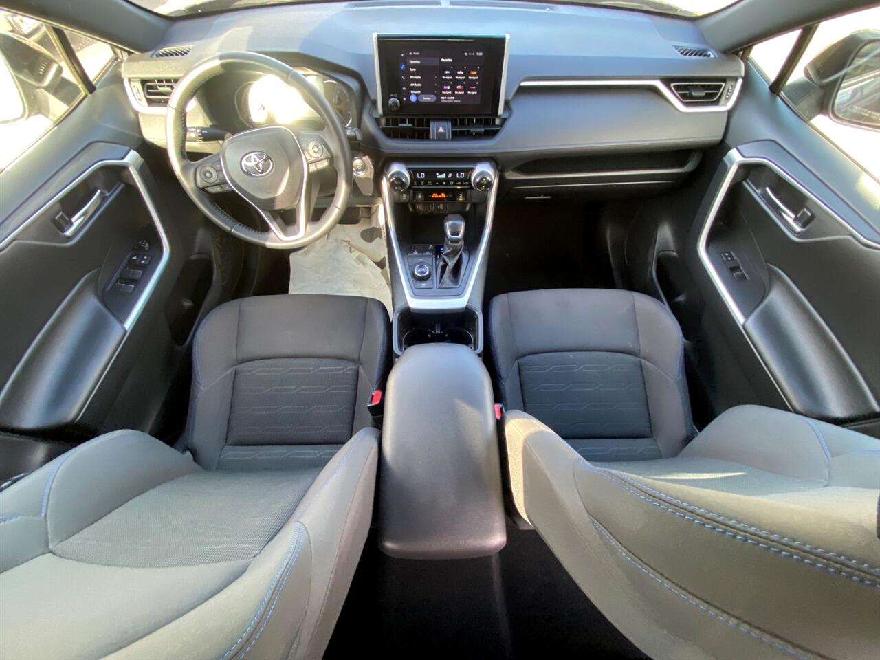 Toyota RAV4 Hybrid SE 2023