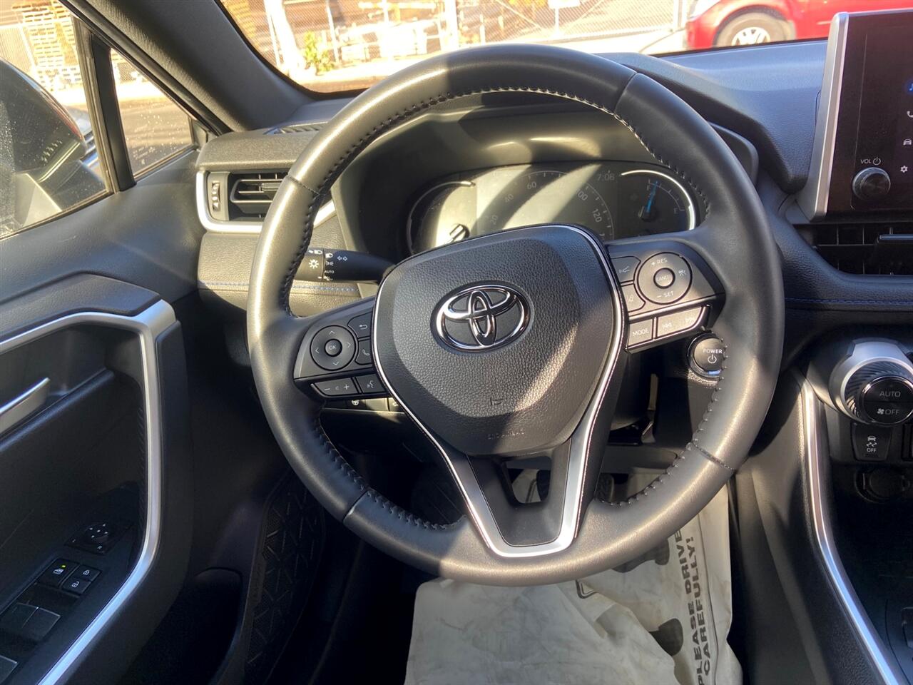 Toyota RAV4 Hybrid SE 2023