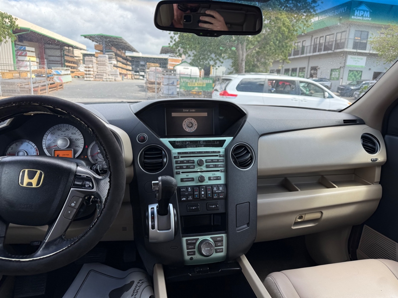 Honda Pilot Touring 2WD 5-Spd AT with DVD 2011