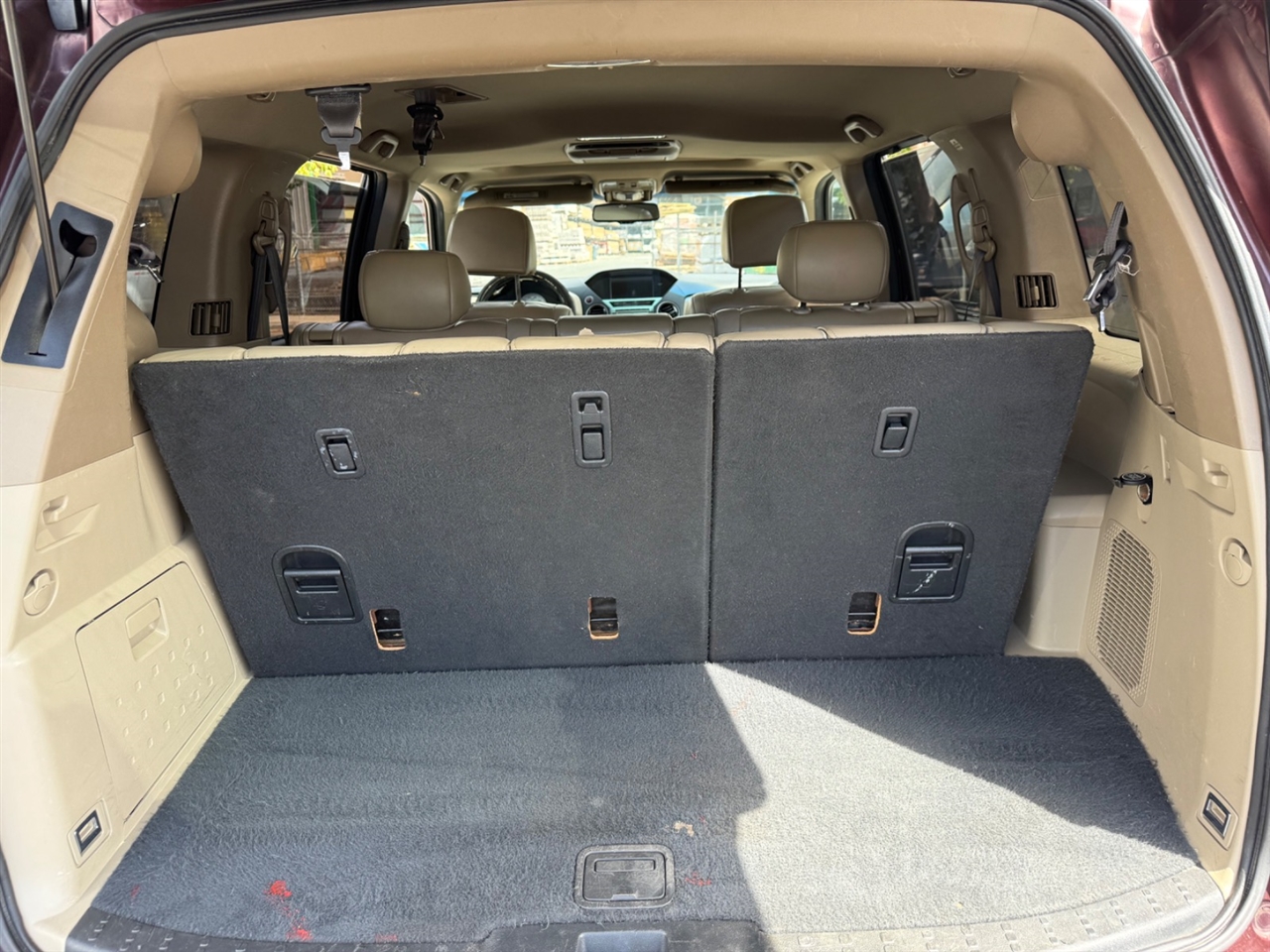 Honda Pilot Touring 2WD 5-Spd AT with DVD 2011