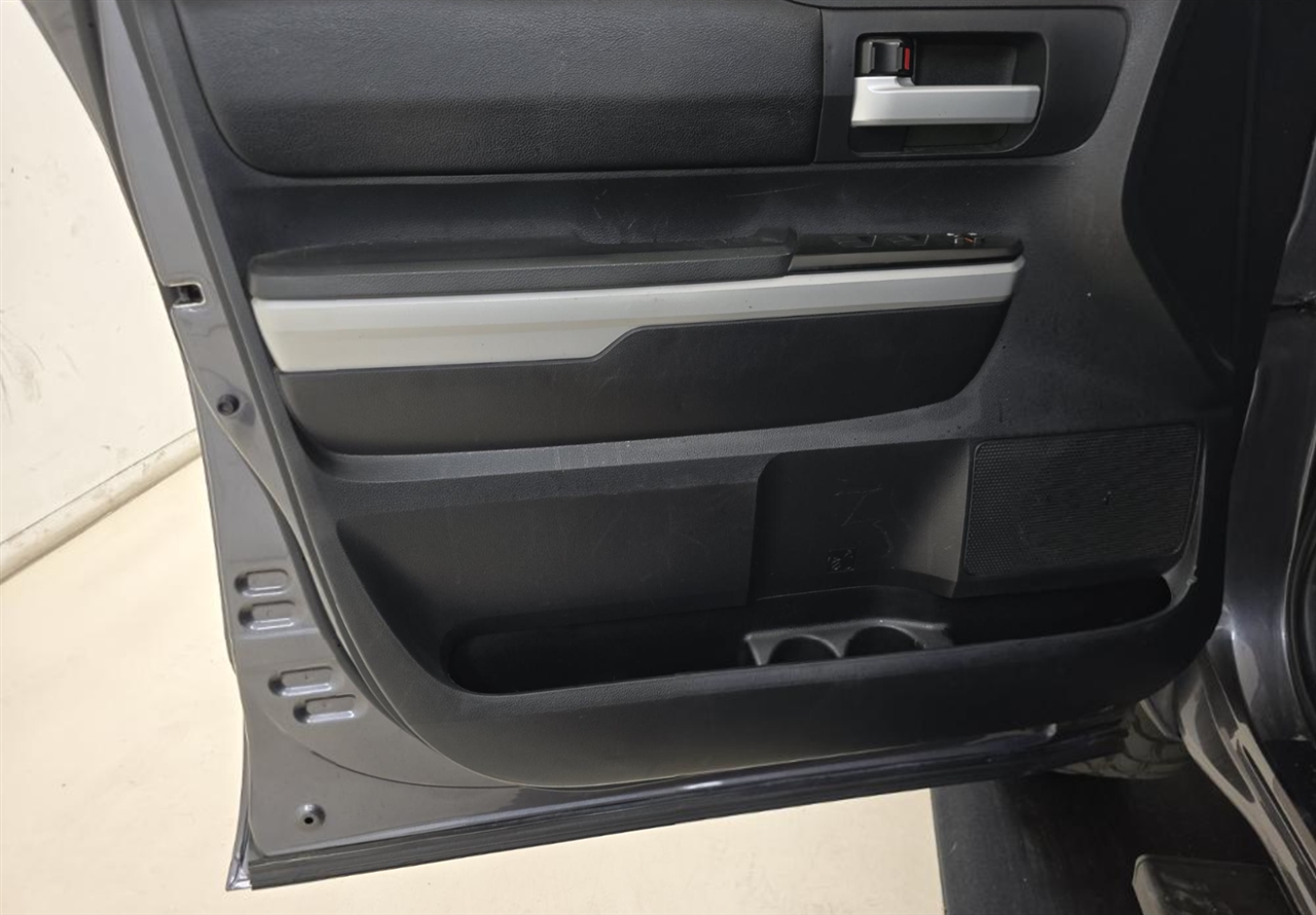 Toyota Tundra SR5 4.6L V8 CrewMax 2WD 2018