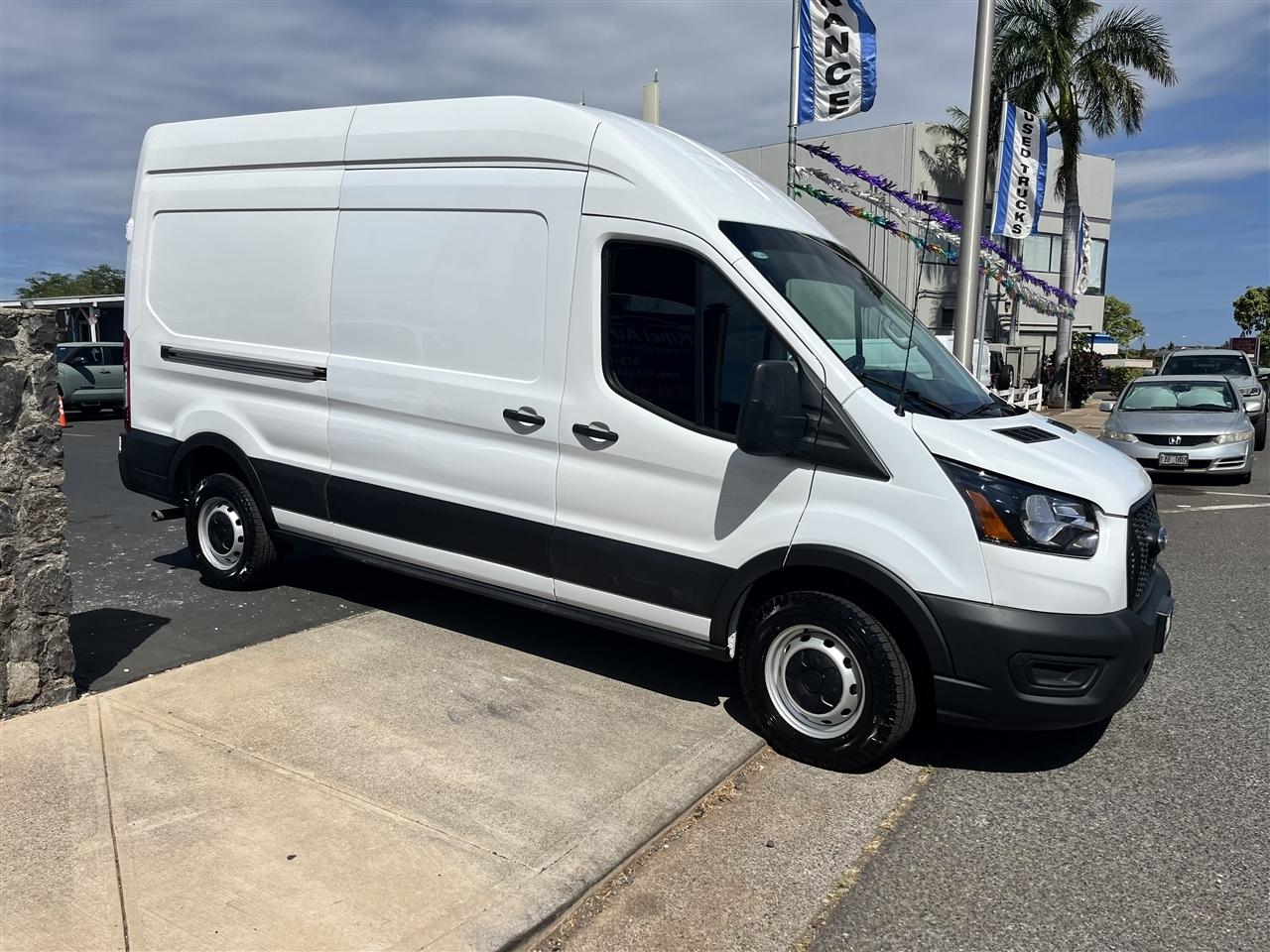 Ford Transit photo 4