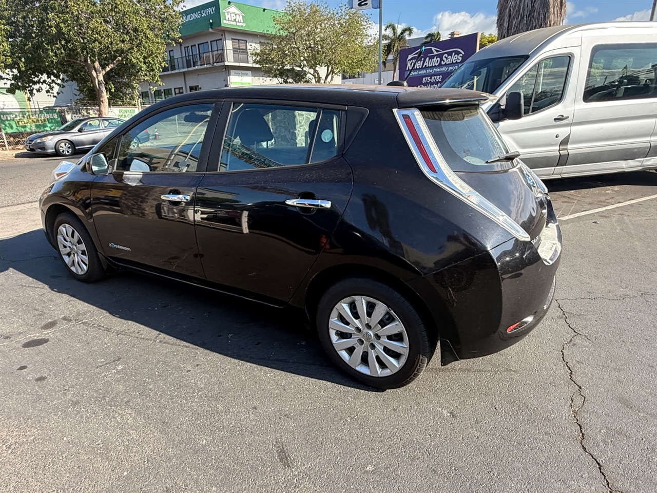 Nissan Leaf S 2013
