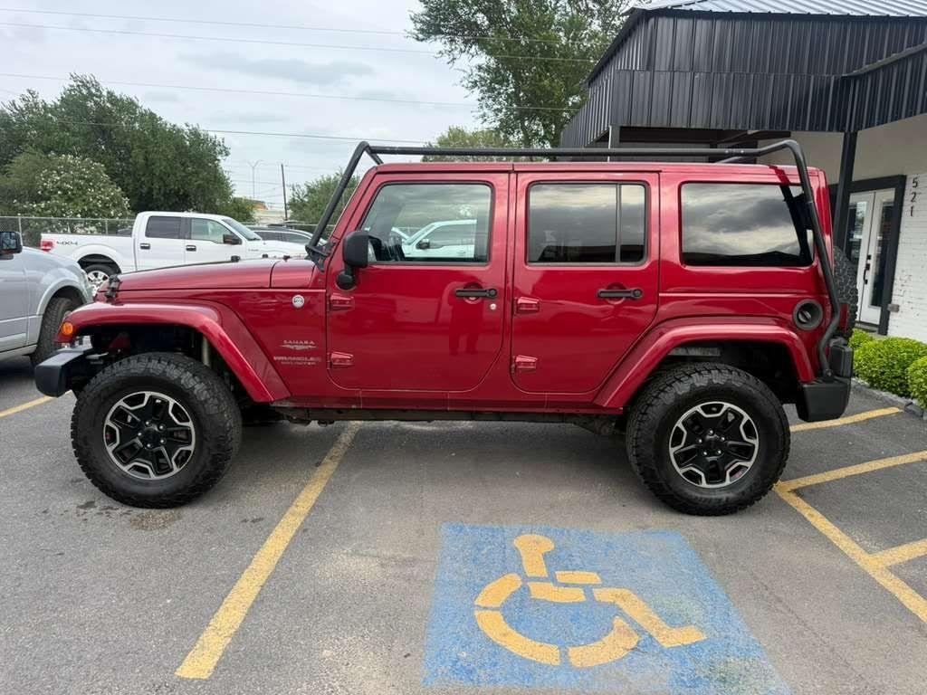 Jeep Wrangler Unlimited Sahara 4WD 2011