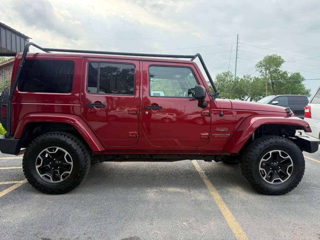 Jeep Wrangler Unlimited Sahara 4WD 2011