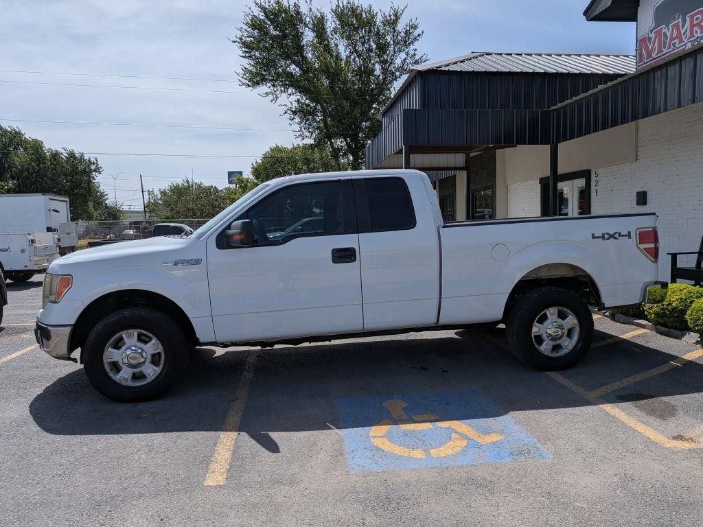 Ford F-150 XL SuperCab 8-ft. Bed 4WD 2010