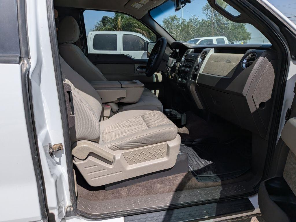 Ford F-150 XL SuperCab 8-ft. Bed 4WD 2010