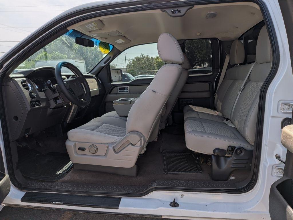 Ford F-150 XL SuperCab 8-ft. Bed 4WD 2010