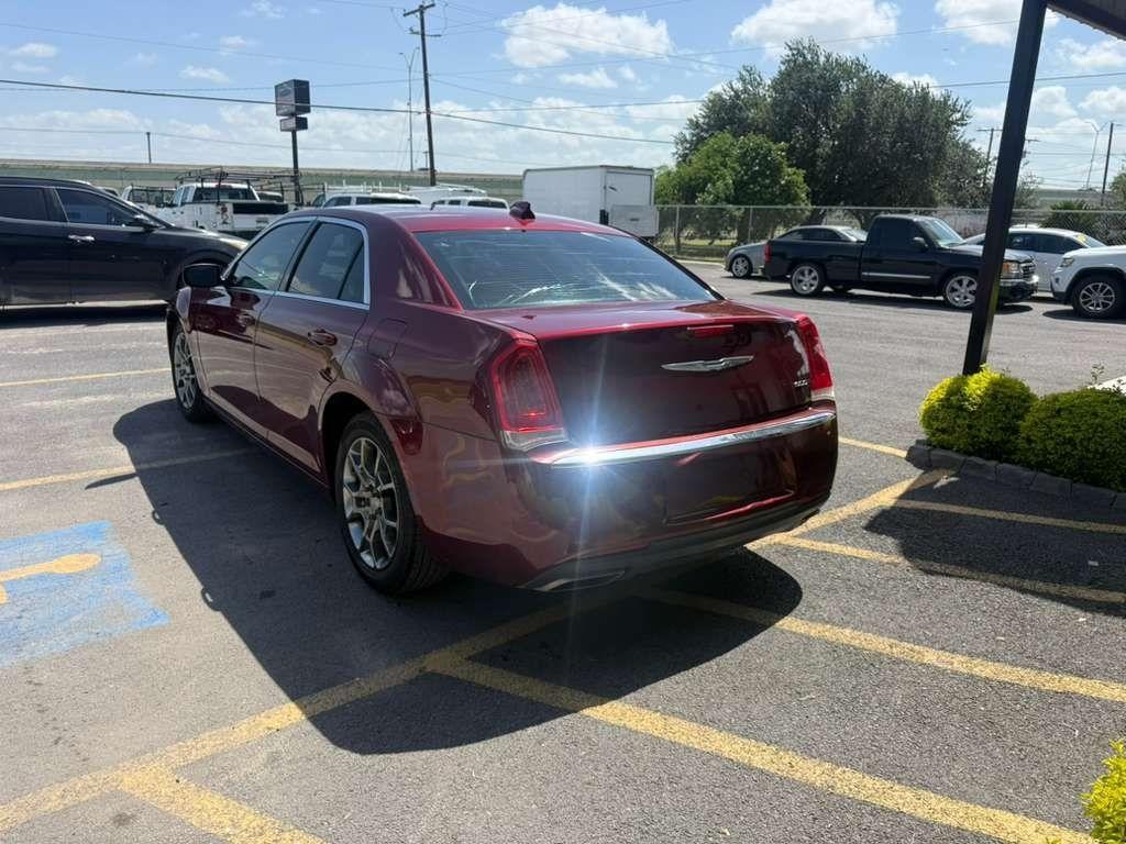 Chrysler 300 Limited RWD 2016
