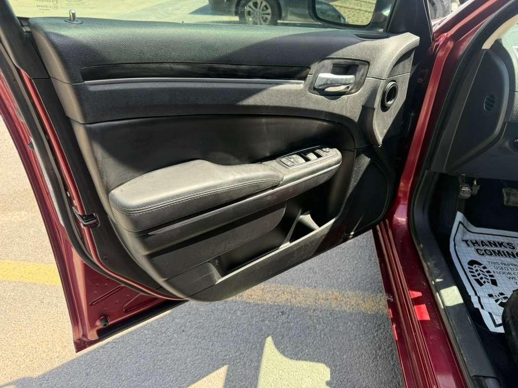 Chrysler 300 Limited RWD 2016