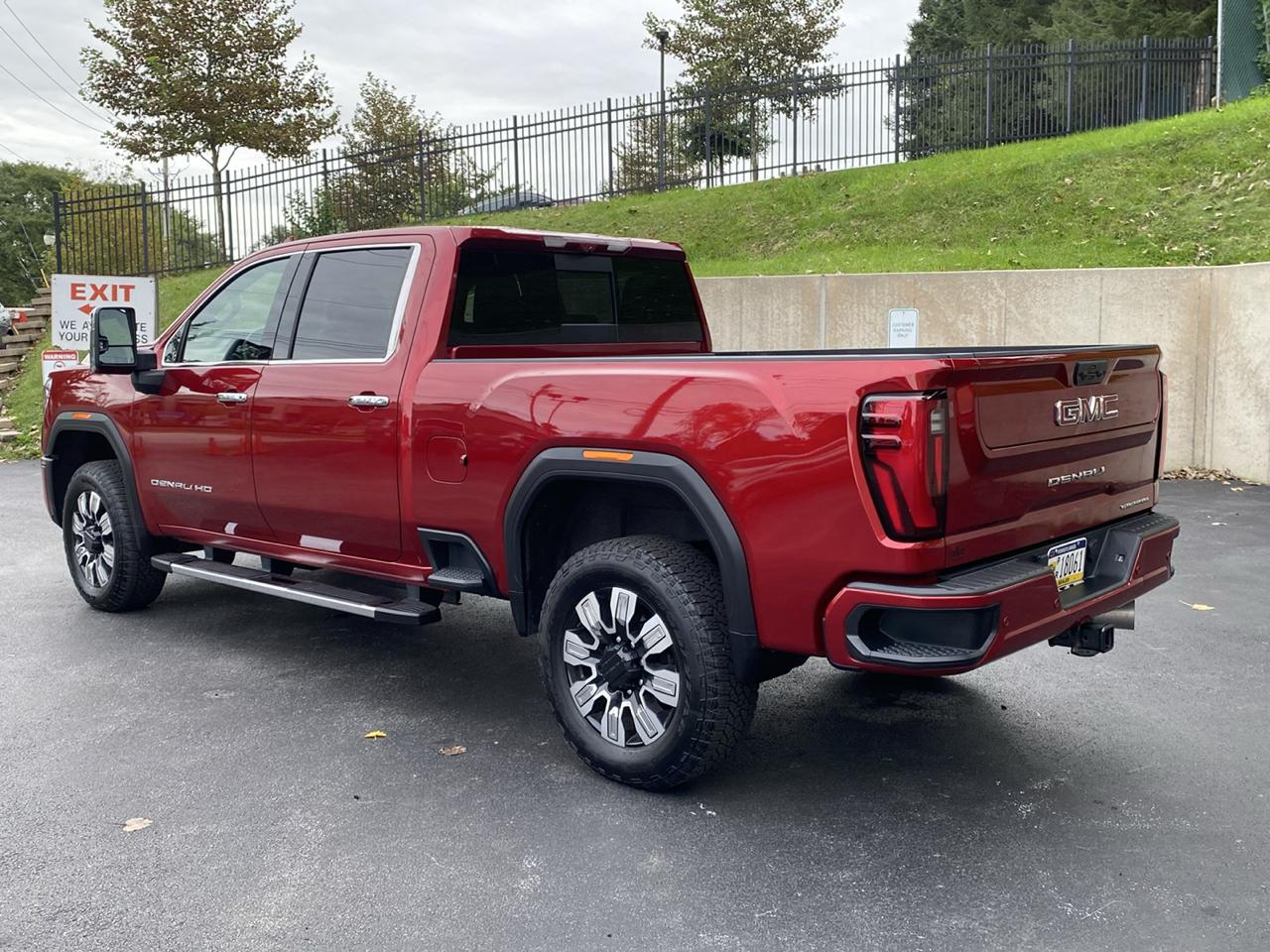 GMC Sierra 2500HD 4WD Crew Cab 159" Denali 2024