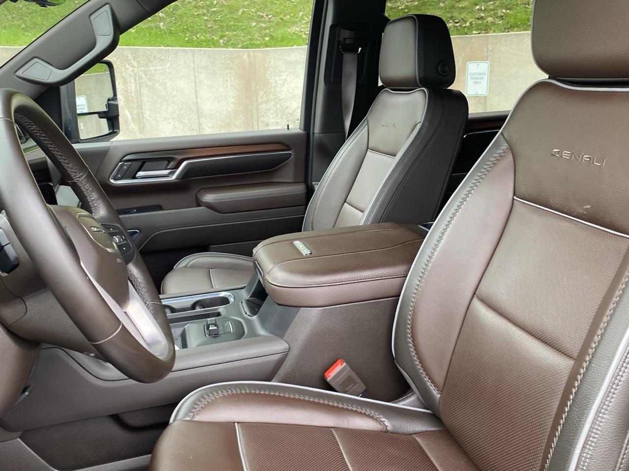GMC Sierra 2500HD 4WD Crew Cab 159" Denali 2024