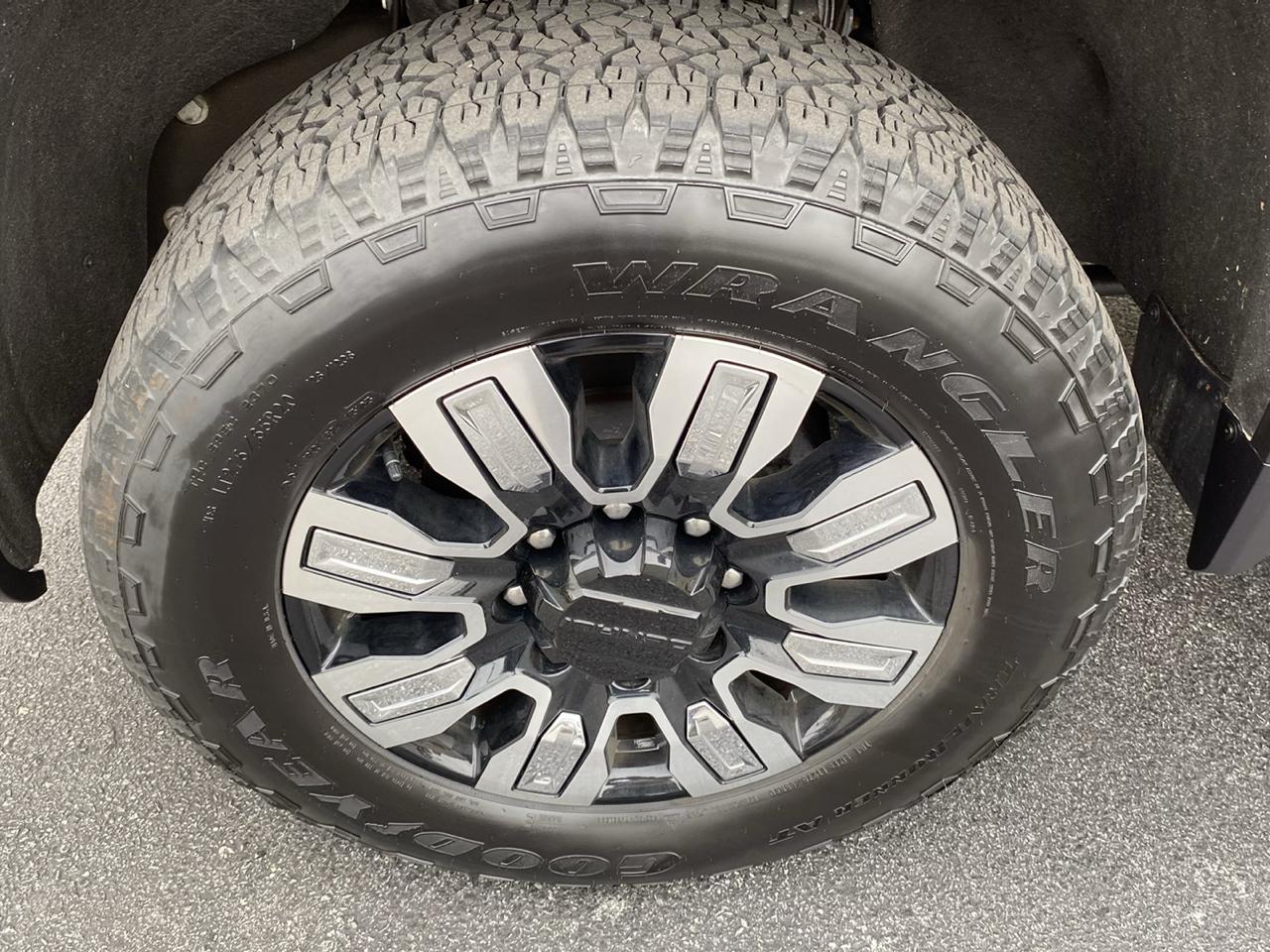 GMC Sierra 2500HD 4WD Crew Cab 159" Denali 2024