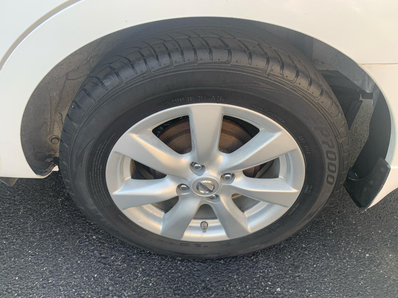 Nissan Versa 4dr Sdn CVT 1.6 SV 2014