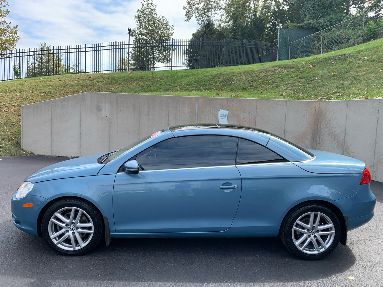 2010 Volkswagen Eos Lux photo 2