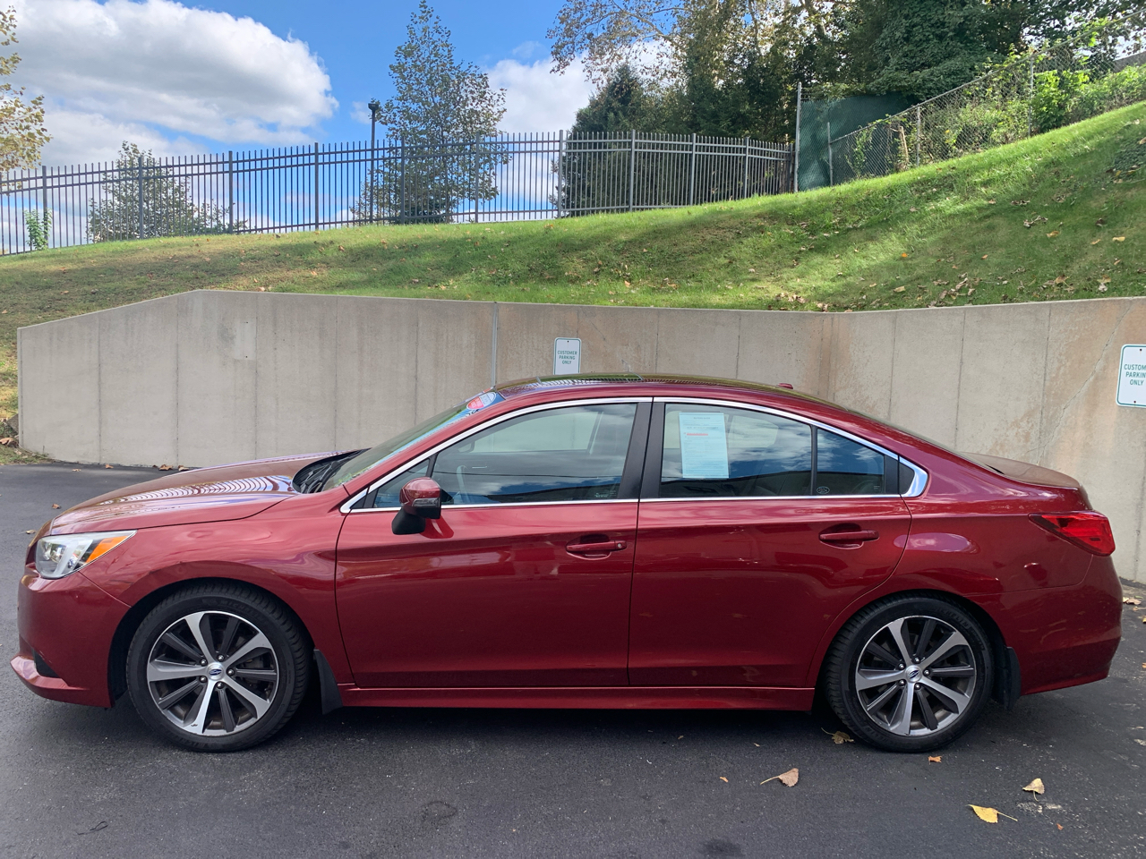 2015 Subaru Legacy 2.5i Limited photo 2