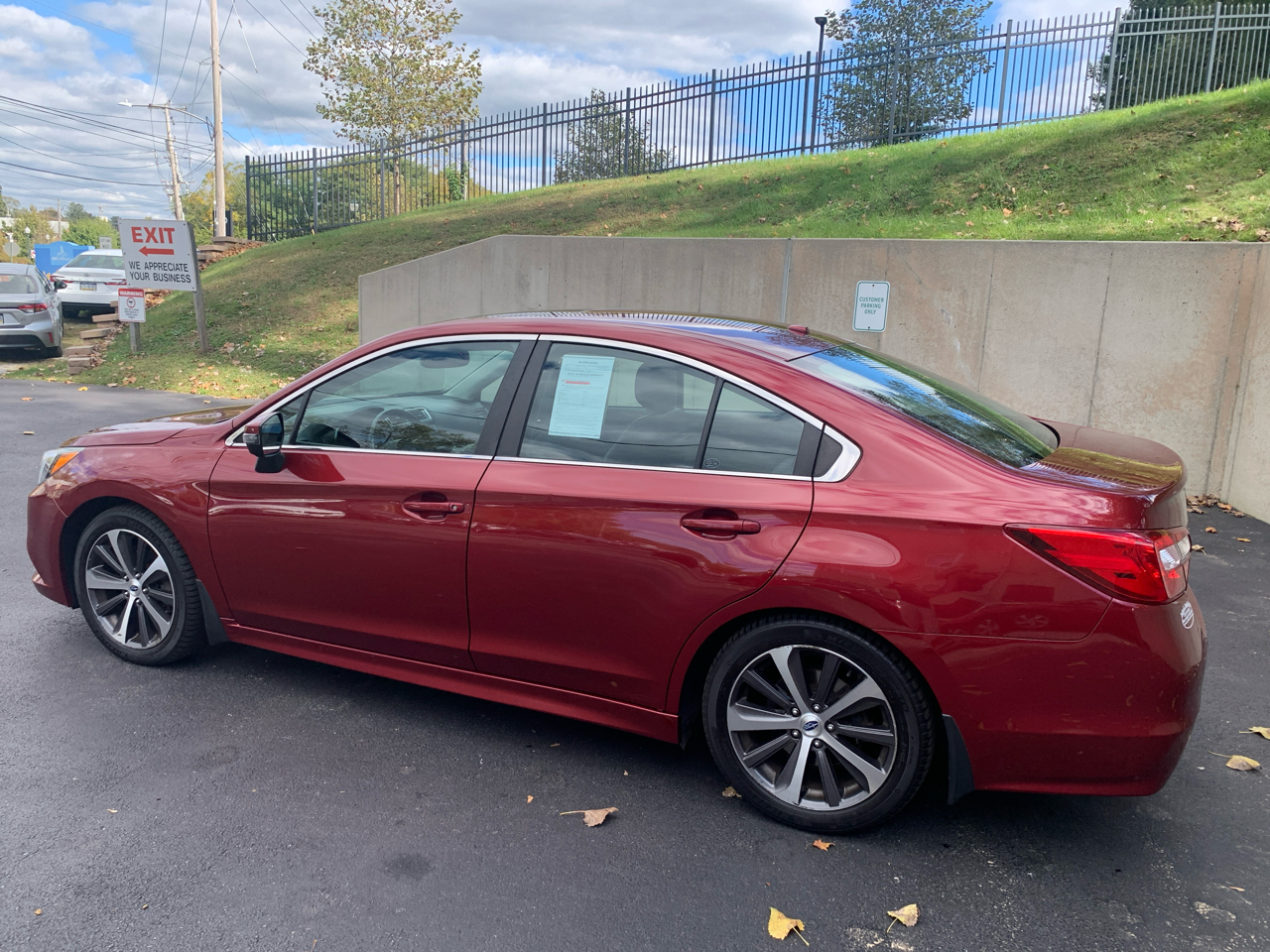 2015 Subaru Legacy 2.5i Limited photo 3