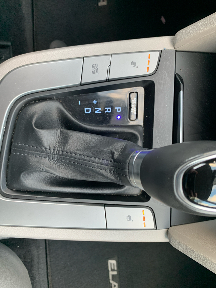 Hyundai Elantra 4dr Sdn Auto Limited 2017